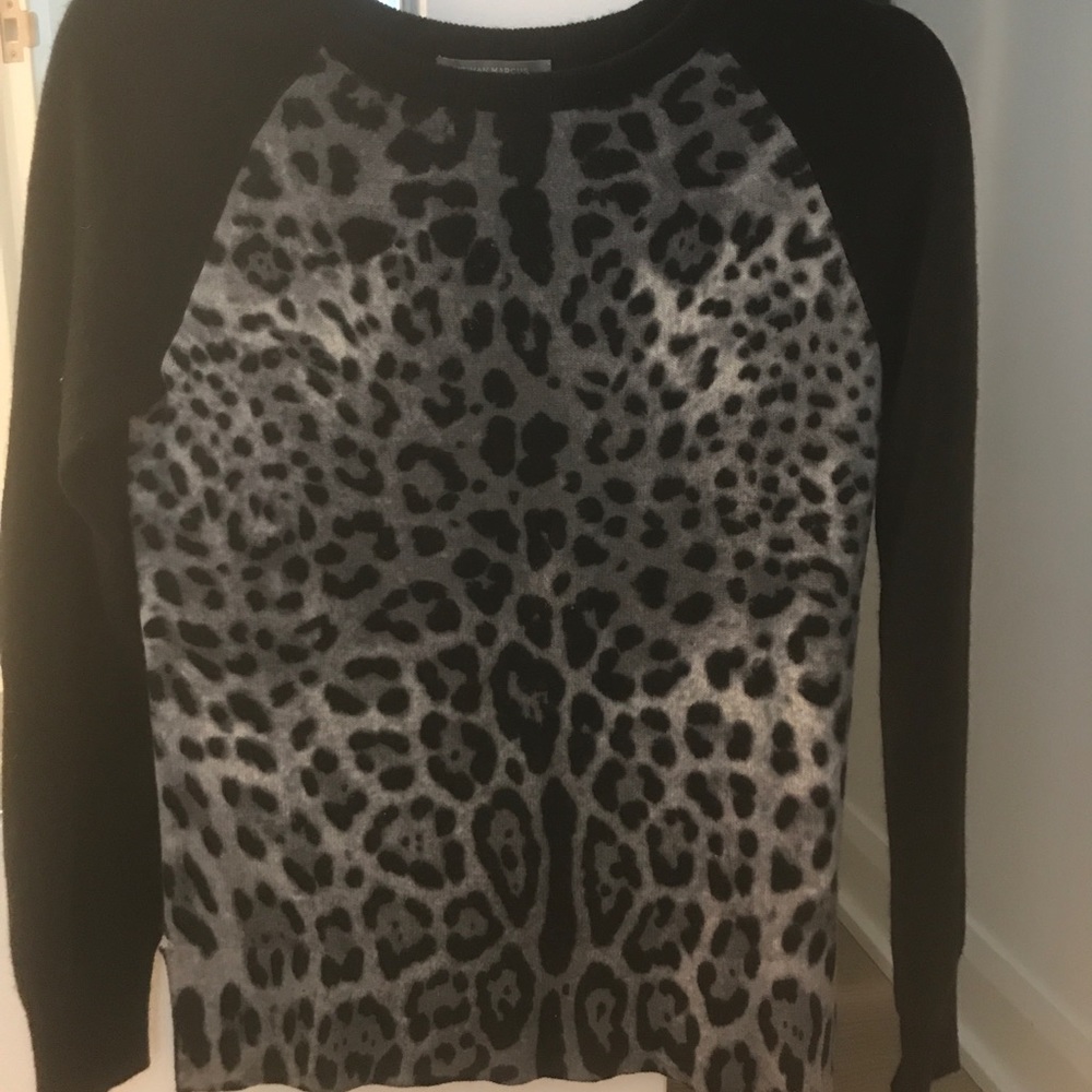 Neiman Marcus Cashmere sweater XS